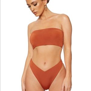 Naked Wardrobe Beaches in Beandeaus bikini - NWT
